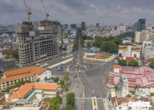 Dự án One Central Saigon (góc trái, tên gọi ban đầu The Spirit of Saigon) nằm trên khu đất tứ giác Bến Thành, có vị trí đắc địa với 4 mặt tiền gồm đường Phạm Ngũ Lão, Phó Đức Chính, Lê Thị Hồng Gấm, Calmette và đối diện chợ Bến Thành - Ảnh: QUANG ĐỊNH